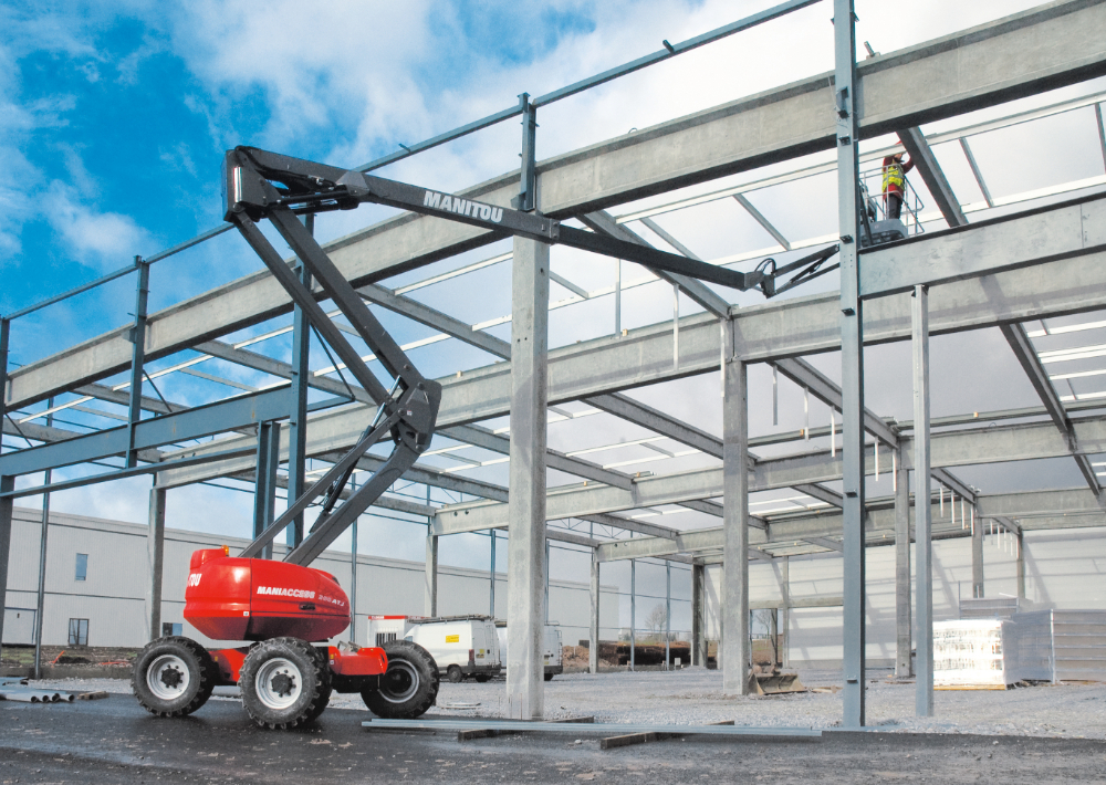 Het Safe Man System van Manitou komt in de vorm van een stang gemonteerd aan het bedieningspaneel. Wanneer langer dan drie seconden druk wordt uitgeoefend op de balk, worden alle functies uitgeschakeld en gaat een alarm af